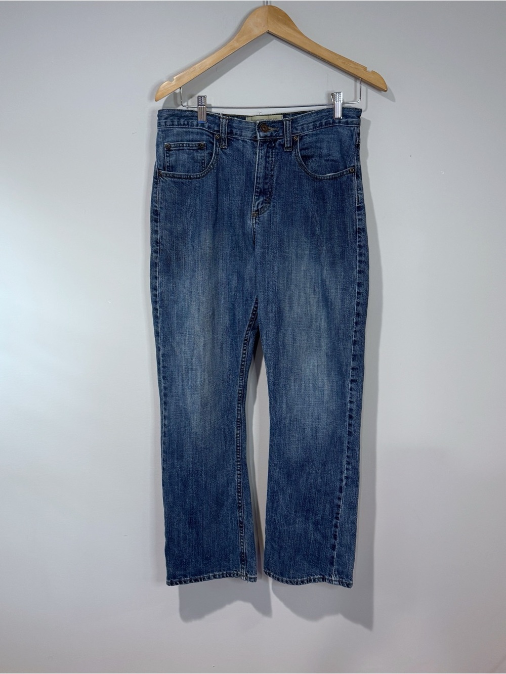 Wrangler Men’s Relaxed Straight Leg Denim Jeans Medium Wash Classic Casual 30X32